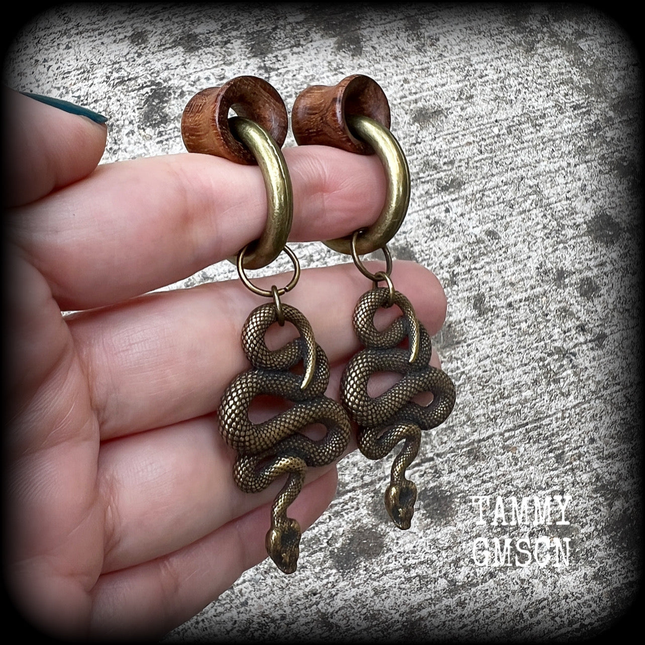 Serpent ear jewelry 