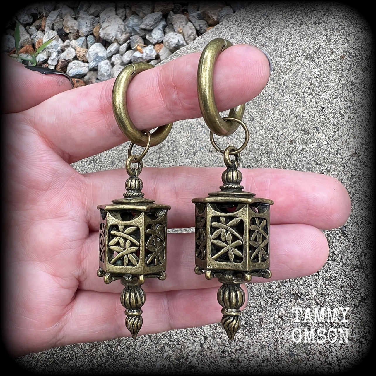 Ear hangers