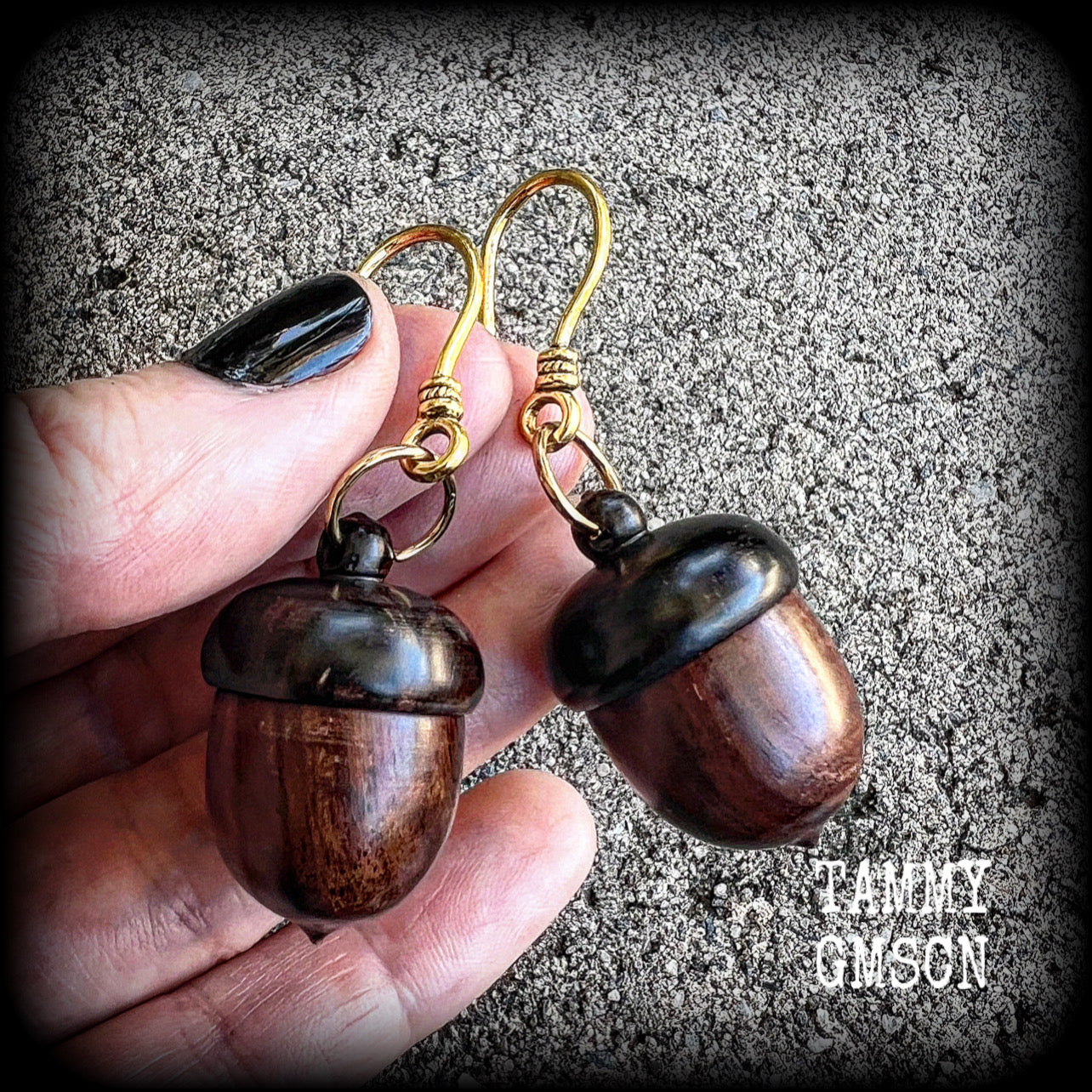 Memorial urn jewelry 