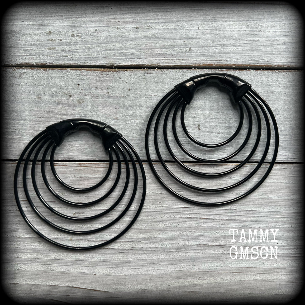 Hoop gauges Hoop earrings Tunnel hoops Hoop tunnels Geometric gauged earrings Ear hangers Ear gauges Stretched ears Stretched lobes Magnetic earrings Clickers