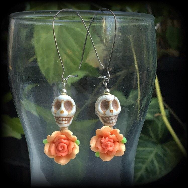 Day of the Dead earrings Skull earrings Rose earrings Los Muertos earrings Halloween earrings Rockabilly earrings Pierced ears Ear gauges Day of the dead jewellery Halloween jewelry Horror punk Skull jewelry Gothic jewelry Santeria Mexican jewelry 