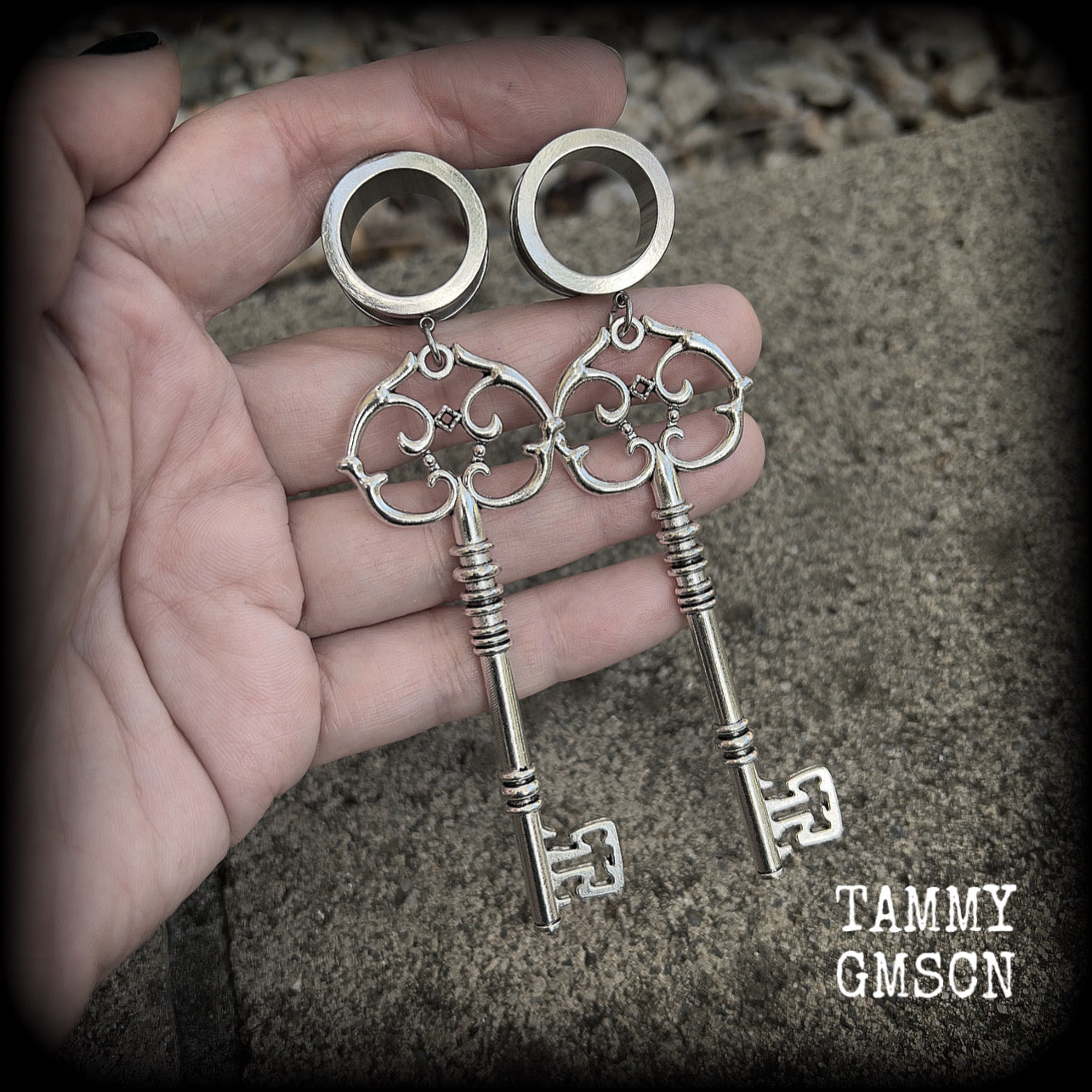 Steampunk earrings Steampunk jewelry Steampunk tunnel earrings Key earrings Key jewelry Antique key earrings Silver key earrings for stretched ears