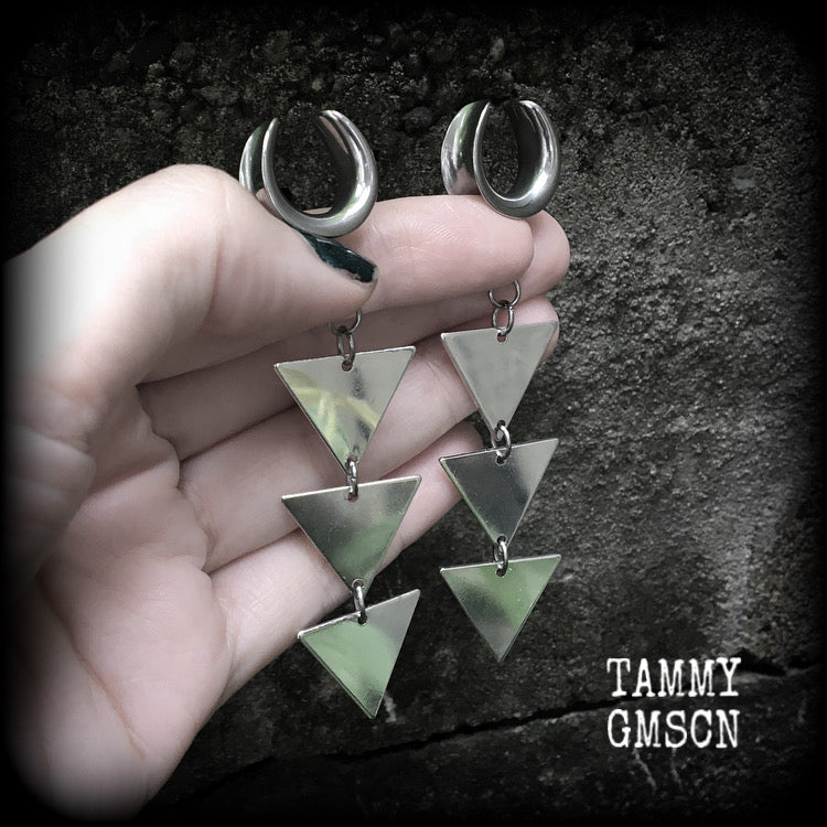 Triple triangle gauged earrings