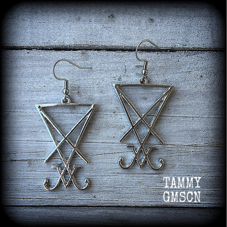 Sigil jewelry Sigil jewellery Sigil of Lucifer earrings Sigil of Lucifer jewellery Ritual jewelry Ritual tools Occult jewelry Occult tools Satanic jewelry Satanic accessories Luciferian Satanic Dark art Dark magick Black magick Demons Demonology 