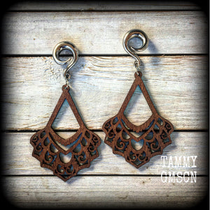 These gorgeous wood tear drop mandala gauged earrings super dangly, measuring just under 13 cms from tip to tip and weighing in at 17 grams each.
This pair have been made with 0 gauge (8mm) surgical steel full curl hooks, for stretched lobes.