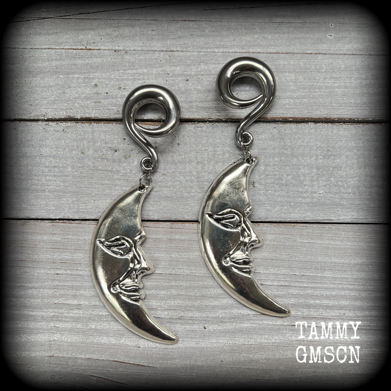 Esoteric crescent moon earrings-Gauged earrings