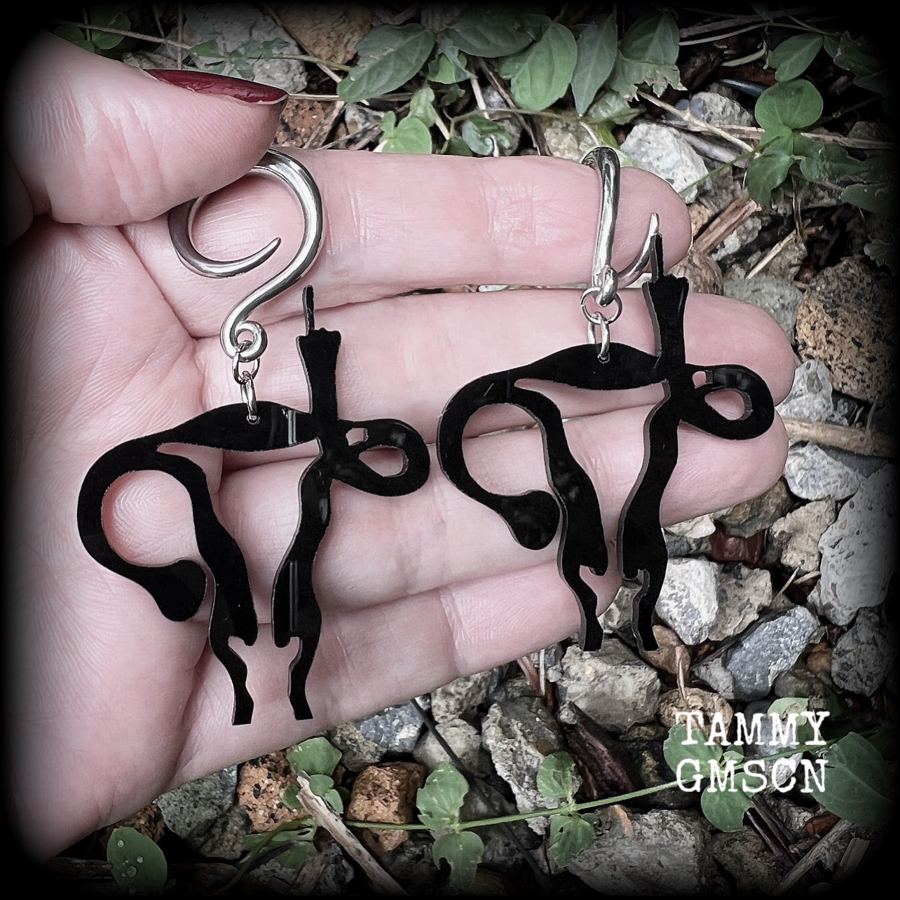 Angry uterus gauged earrings-Genitals earrings