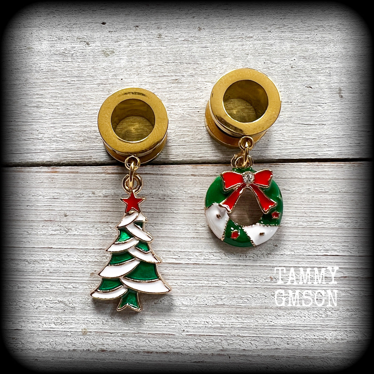 Christmas tree and wreath tunnel earrings