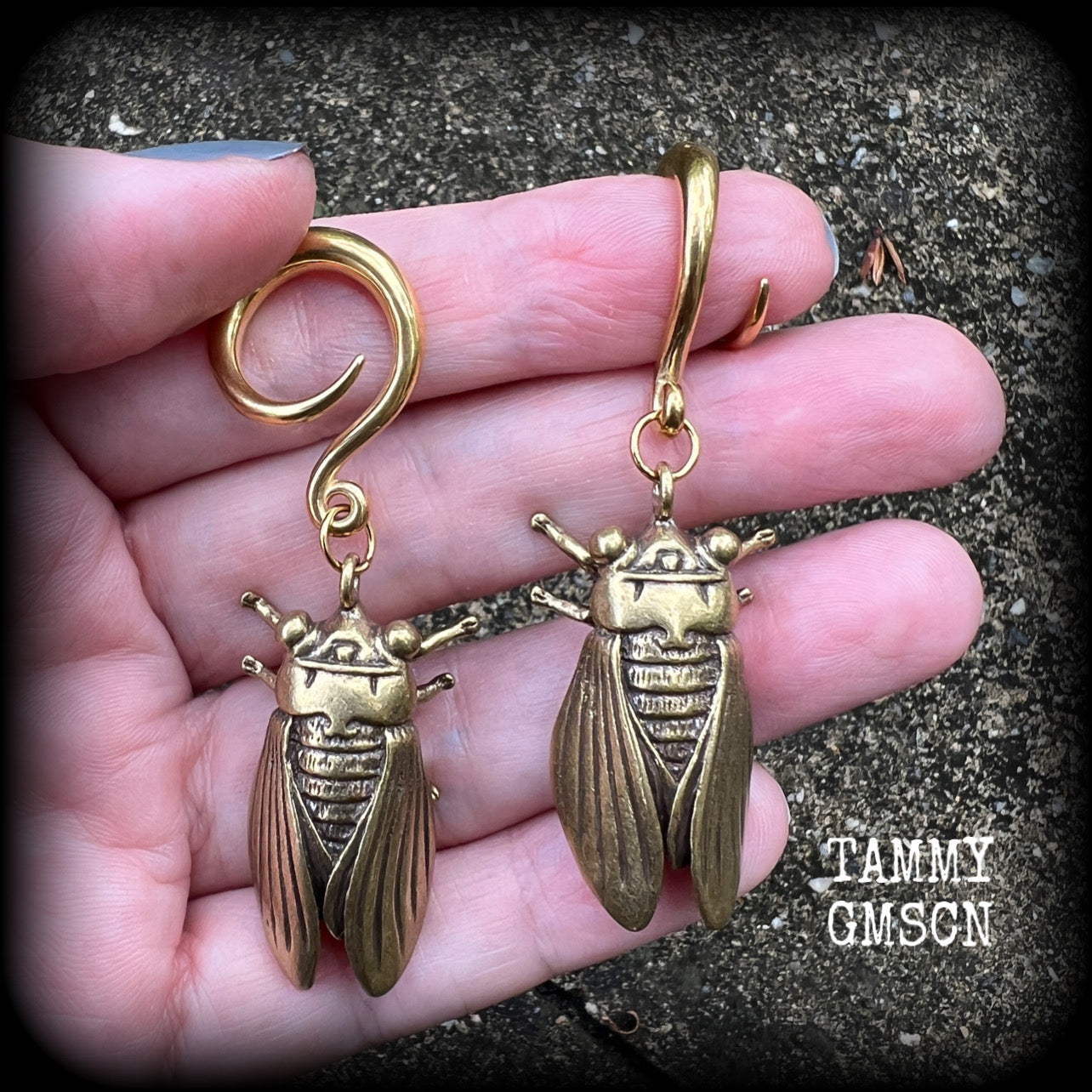 Brass cicada ear weights Insect ear weights 6 gauge ear weights Ear hangers Stretched lobes 6g 2g 0g 00g 1/2” 9/16” 5/8” 3/4” 7/8” 1” 1.10” Body jewellery Gauged ears Gauged earrings