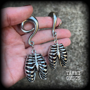 Ribcage gauged earrings