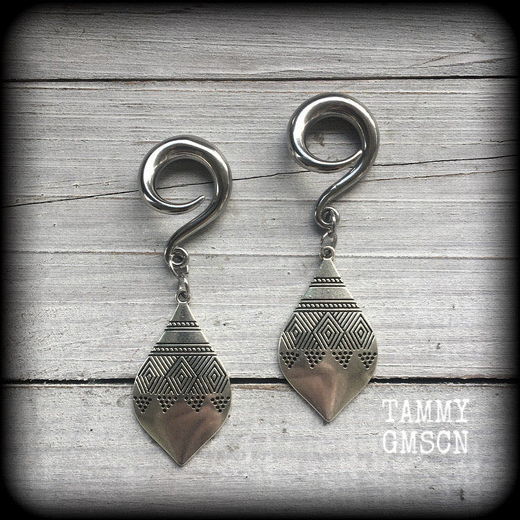 Antique silver tear drop earrings-Ishtar gauged earrings