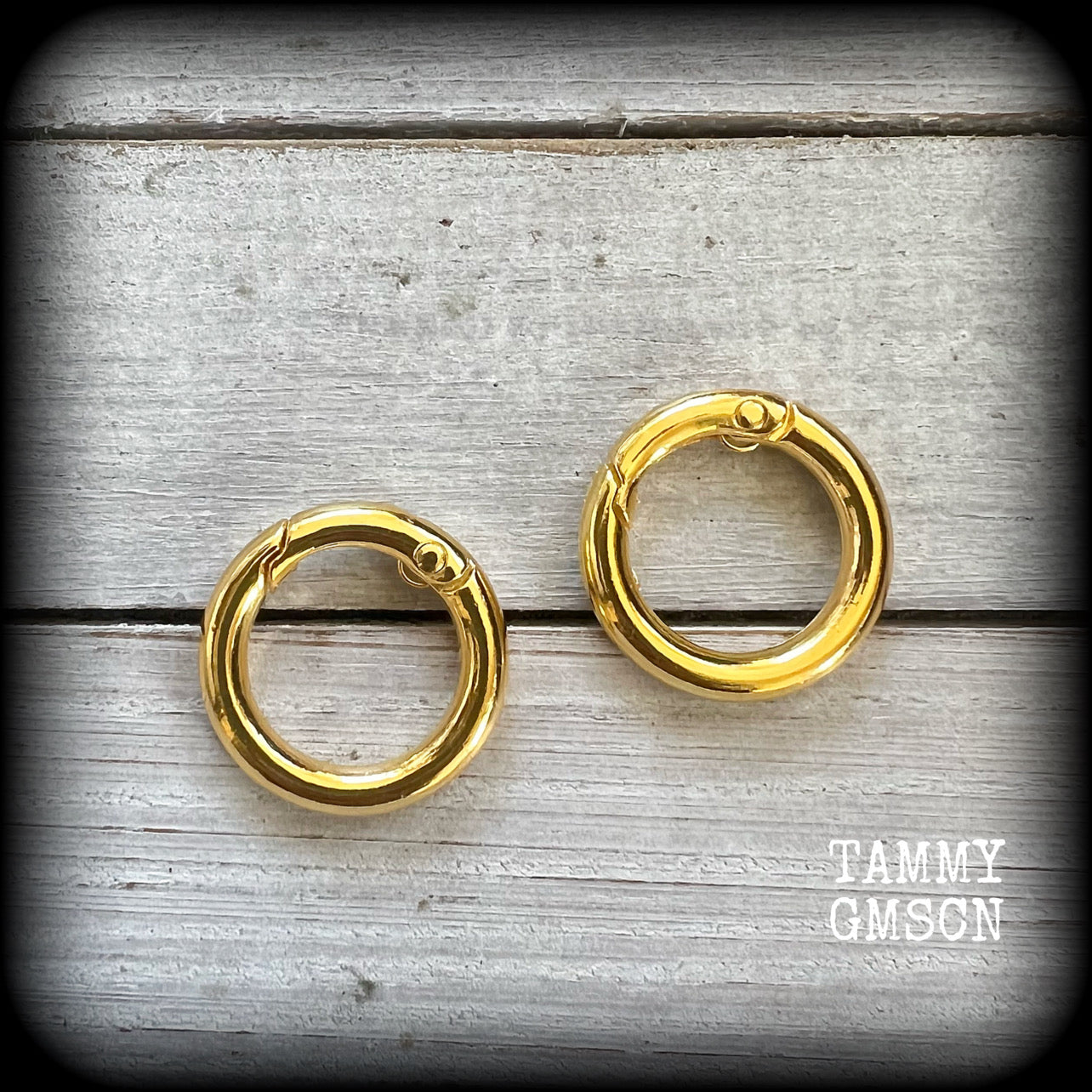 DIY snap rings for tunnel earrings