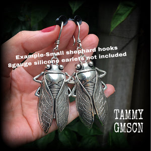 Antique silver cicada earrings-Ear hangers