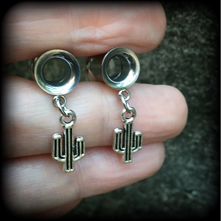 Cactus tunnel earrings