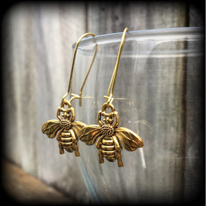 Bee earrings Insect earrings Bee jewelry Beehive earrings Insects jewellery Bugs earrings Pierced ears Tunnel dangles Ear gauges Bees Earrings for pierced ears and stretched lobes Entomology Cottagecore Bee keeping supplies
