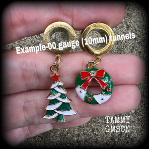 Christmas tree and wreath tunnel earrings