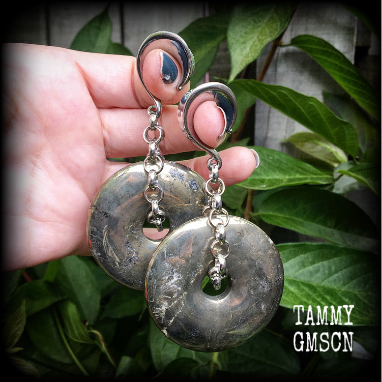 Pyrite gauged earrings Ear hangers Gemstone ear weights 5/8" gauge Stretched lobes Body jewelry 6g 2g 0g 00g 1/2" 9/16" 3/4" 7/8" 1" 1.10" 1.18" Tribal ear weights Stretched ears Stretched lobes Gauged ears Gemstone body jewllery Ear gauges