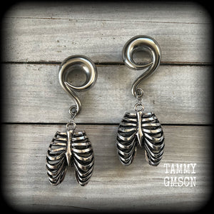 Ribcage gauged earrings