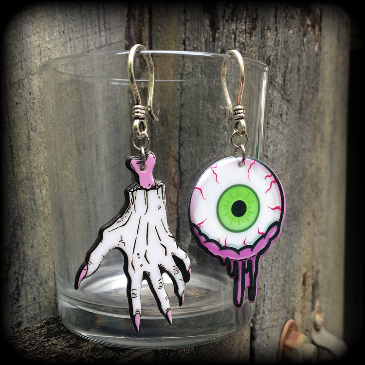 Eyeball and severed hand earrings-Zombie earrings