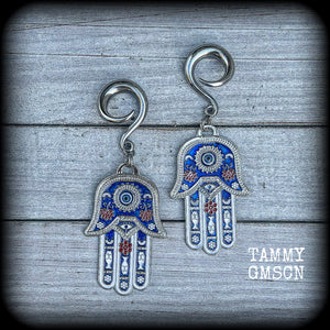 These gorgeous antique silver and enamel hamsa hand gauged earrings weigh approx 17 grams each, and measure just on 9cms from tip to tip, nice and dangly.

This pair have been made on 2 gauge (6mm) surgical steel full curl hooks, to be worn in stretched lobes.