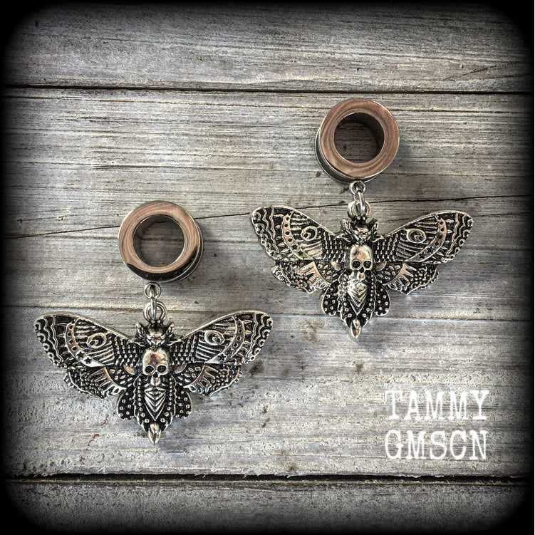 Deaths head moth tunnel earrings Moth tunnel dangles 1/2" tunnel earrings Insect ear gauges Gauged earrings 2g 0g 00g 1/2” 9/16” 5/8” 7/8” 3/4” 1” Stretched ears Stretched lobes Gauged ears Insect jewelry Insect ear weights Insect ear hangers
