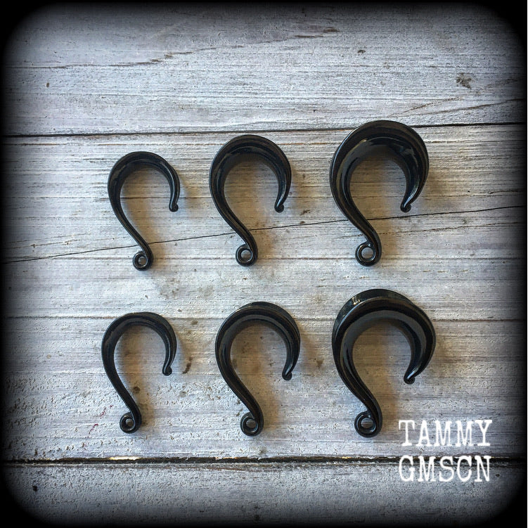 DIY Black saddle hooks for stretched lobes