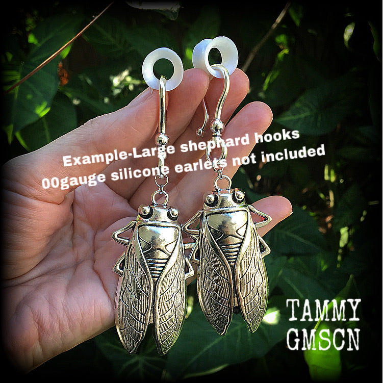 Antique silver cicada earrings-Ear hangers