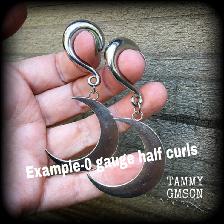 These gorgeously witchy antique silver 'Crescent moon' gauged earrings feature a classic antique silver crescent moon, measuring just under 8cms from tip to tip, and weighing approx 15 grams each.

This pair has been made on 0 gauge (8mm) surgical steel half curl hooks, to be worn in stretched lobes.