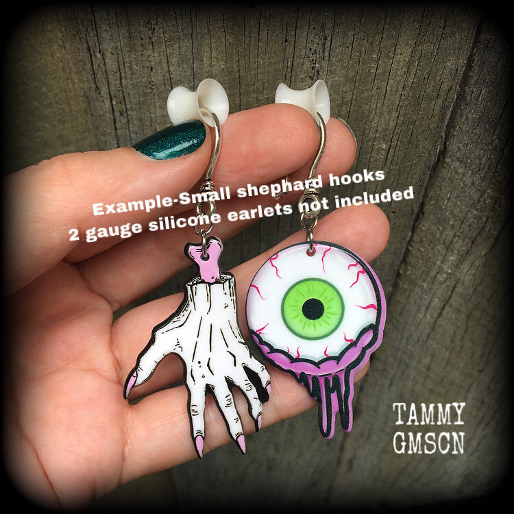 Eyeball and severed hand earrings-Zombie earrings