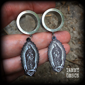 Lady of Guadalupe jewelry Lady of Guadalupe gauged earrings Sacred heart ear weights 16mm tunnels Tunnel earrings Tunnel dangles Ear hangers Body jewelry Religious jewelry Catholic jewellery 4mm 6mm 8mm 10mm 12mm 14mm 16mm 19mm 22mm 25mm Stretched lobes 