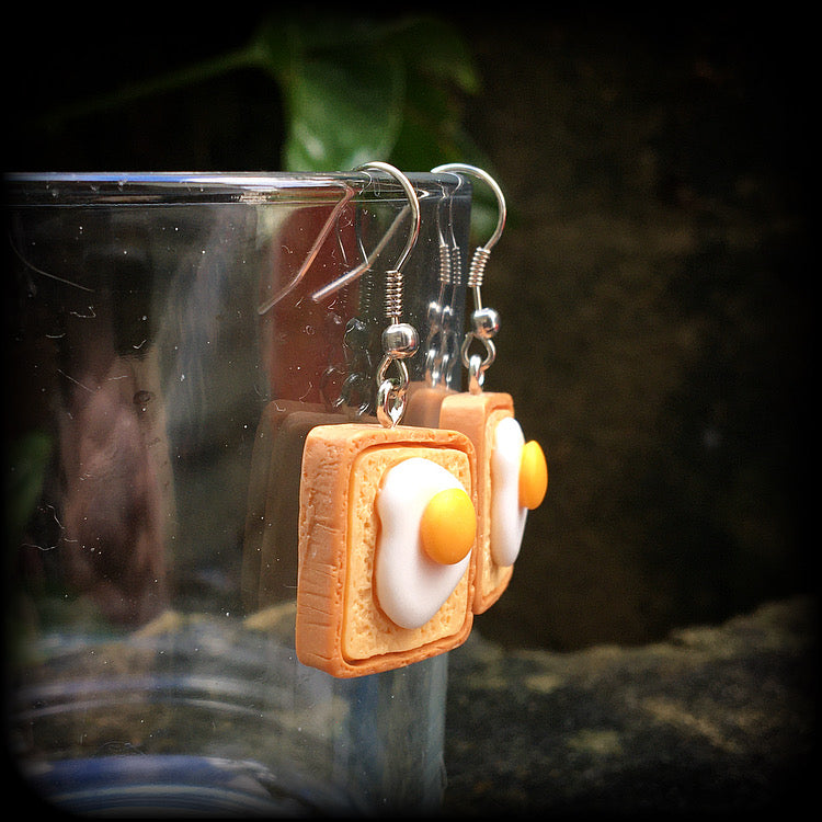 Eggs on toast-Breakfast earrings