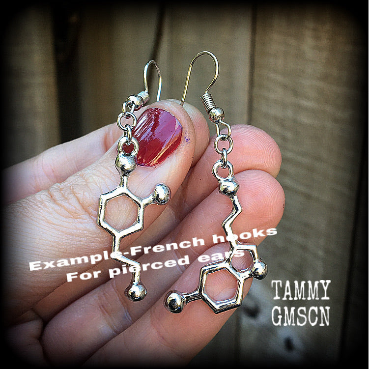 Earrings for pierced ears Dopamine and serotonin earrings 8 gauge earrings 8 gauge ear hangers Chemistry Biology Chemical reactions Lab geek jewelry Science fiction Sci Fi jewelry Molecules Molecule jewelry Serotonin molecule earrings Dopamine molecule earrings
