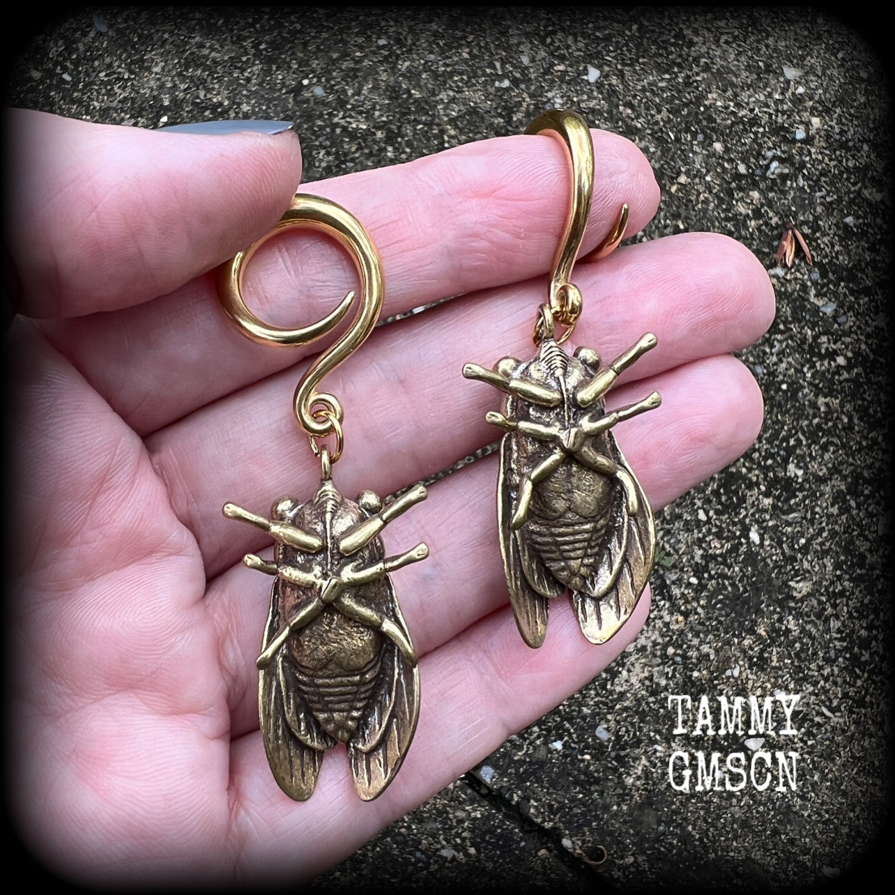 Brass cicada ear weights Insect ear weights 6 gauge ear weights Ear hangers Stretched lobes 6g 2g 0g 00g 1/2” 9/16” 5/8” 3/4” 7/8” 1” 1.10” Body jewellery Gauged ears Gauged earrings