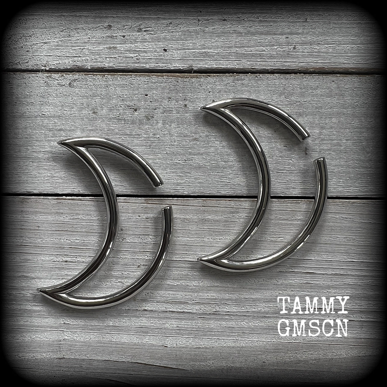Crescent moon tunnel earrings-Ear hangers