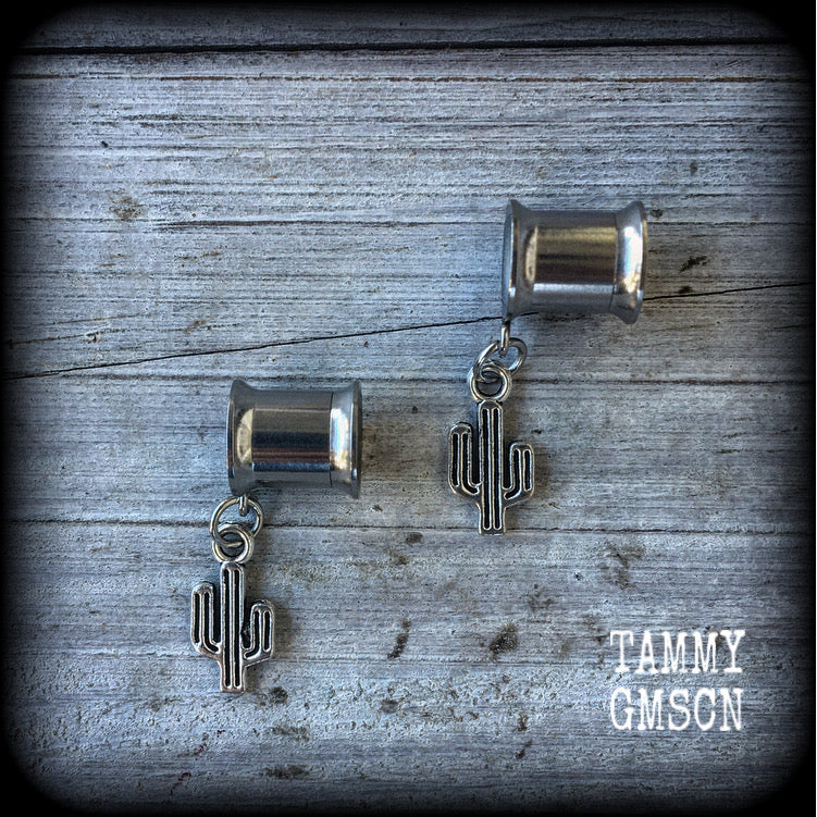 Cactus tunnel earrings