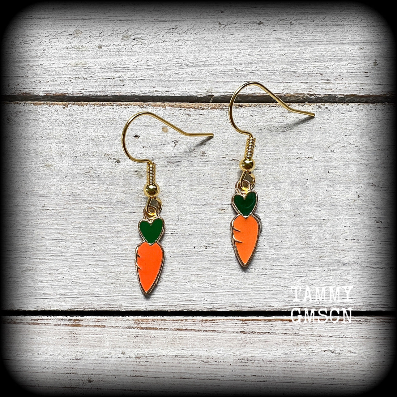 Carrot earrings Root vegetable earrings Soup earrings Vegan earrings Vegetable earrings Plant earrings Food earrings  Novelty earrings Pierced ears Stretched ears tunnels Tunnel dangles Gifts for vegans Christmas gifts Thanksgiving jewelry