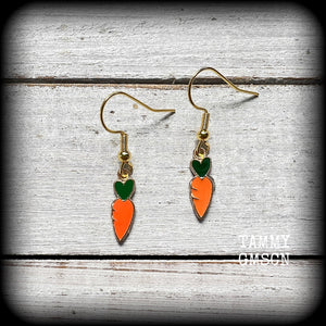 Carrot earrings Root vegetable earrings Soup earrings Vegan earrings Vegetable earrings Plant earrings Food earrings  Novelty earrings Pierced ears Stretched ears tunnels Tunnel dangles Gifts for vegans Christmas gifts Thanksgiving jewelry