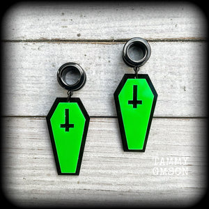 Coffin gauged earrings Coffin tunnel dangles 00 gauge gauged earrings Halloween plugs Horrorpunk earrings Cyberpunk earrings Horror movie Stretched ears Gauged ears Samhain Body jewelry Stretched lobes 6mm 8mm 10mm 12mm 14mm 16mm 19mm 22mm 25mm