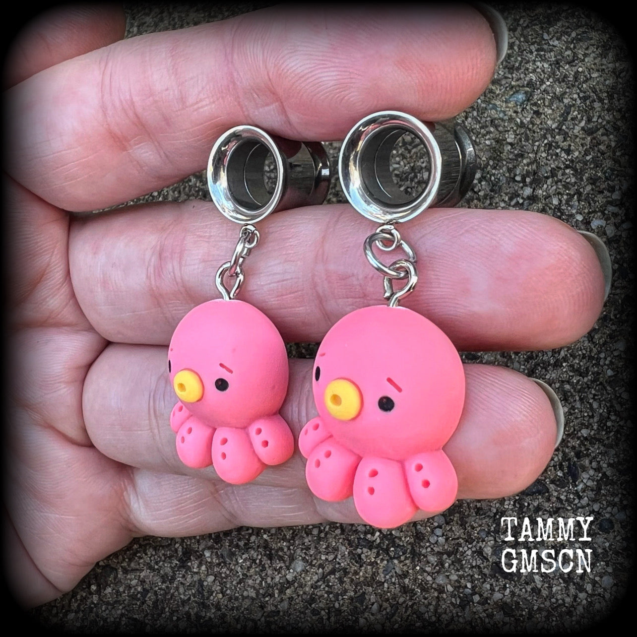 Kawaii octopus tunnel earrings