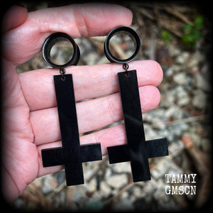Inverted cross tunnel earrings