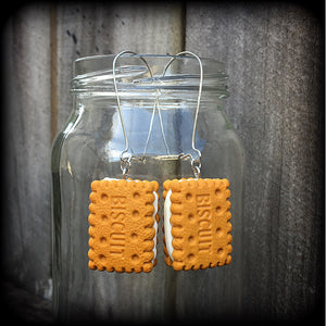 Biscuit earrings-Cream biscuit earrings