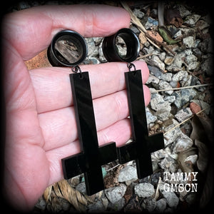 Inverted cross tunnel earrings