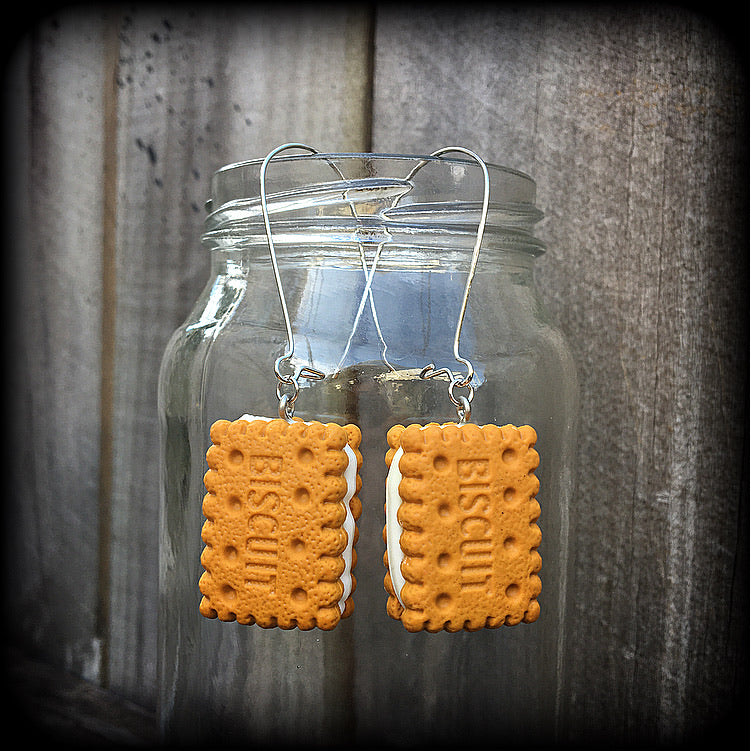 Biscuit earrings-Cream biscuit earrings