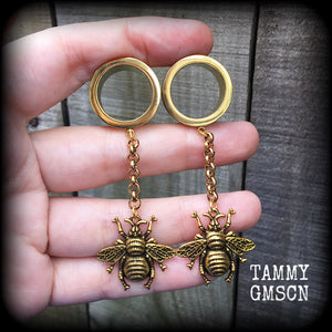 Bee tunnel dangles 19mm tunnel earrings Bee ear gauges Bee earrings Insects Bugs Body jewelry 2g 0g 00g 1/2" 9/16" 5/8" 3/4" 7/8" 1" 1.10"  Stretched ears Stretched lobes Gauged ears Gauged earrings Plugs plug dangles Tunnels