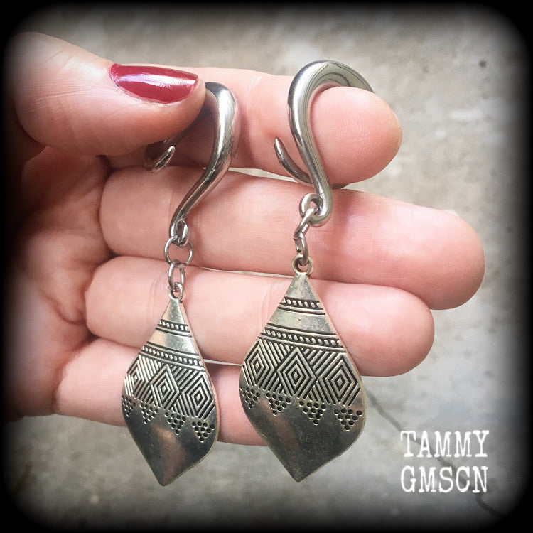 Antique silver tear drop earrings-Ishtar gauged earrings