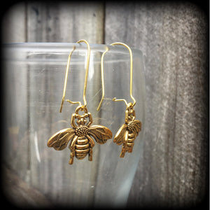 Bee earrings Insect earrings Bee jewelry Beehive earrings Insects jewellery Bugs earrings Pierced ears Tunnel dangles Ear gauges Bees Earrings for pierced ears and stretched lobes Entomology Cottagecore Bee keeping supplies
