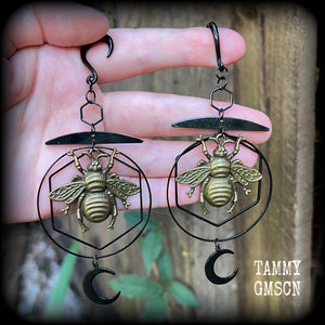 Geometric bee and moon gauged earrings