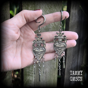 Tarot card ear hangers Three of swords earrings 6 gauge ear weights Body jewelry Stretched lobes Gauges 6g 2g 0g 00g 1/2 9/16 5/8 3/4 7/8 1" 1.10" 1.18" Stretched ears Stretched lobes gauged ears gauged earrings Tarot jewellery Occult jewelry Waite