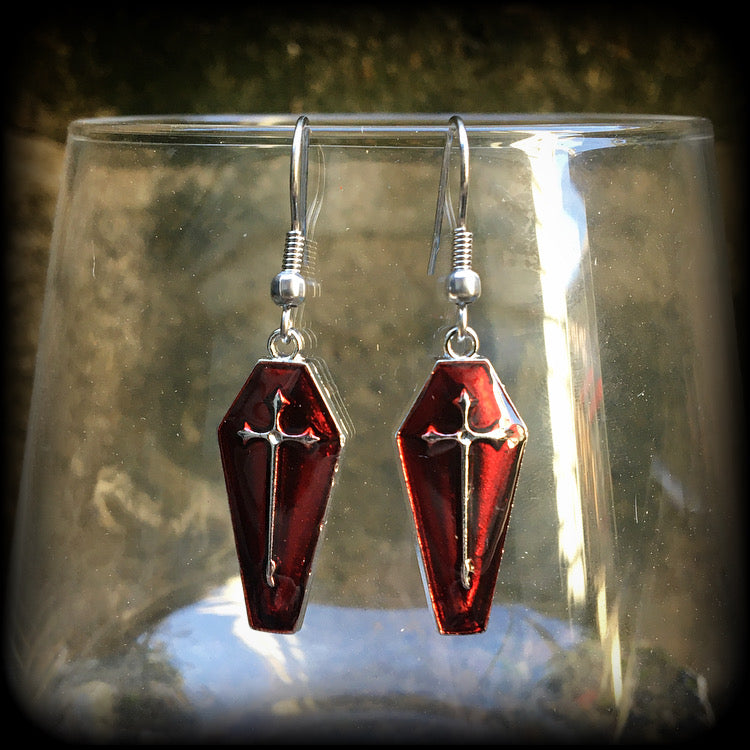 Coffin earrings Red coffin earrings Gothic earrings Halloween earrings Casket earrings Gothic earrings Halloween jewelry Halloween jewellery Ear gauges Pierced Body jewelry Ear jewelry Spooky cute Horrorpunk earrings Horrorpunk jewellery Ear gauges