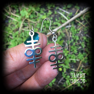 These stainless steel double 'Sigil of Sulphur' earrings are nice and petite, measuring just 4.5 cms from tip, weighing only a few grams each.
This pair has been made with french hooks suitable for pierced ears.